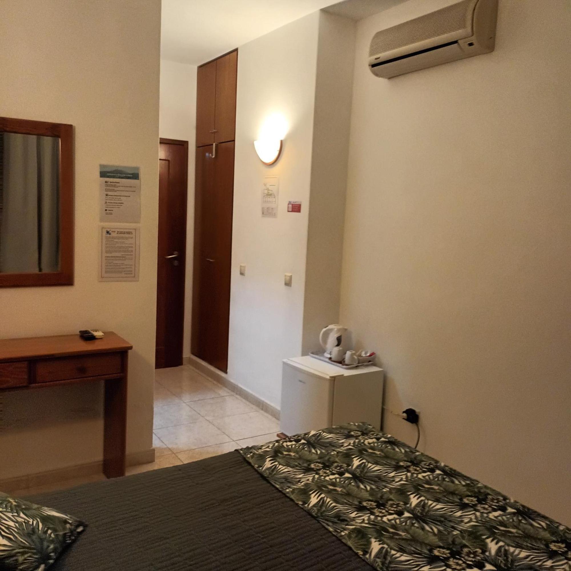 Hospedaria Descansa Pernas 蒙希克 外观 照片